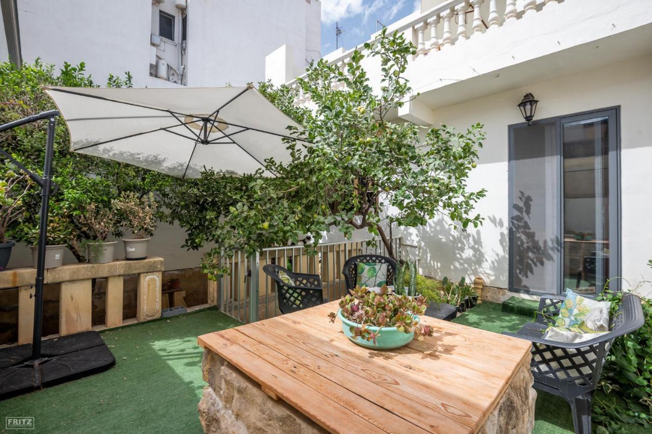 Close To Airport - Private Room With Private Bathroom Adults Only Gudja Bagian luar foto