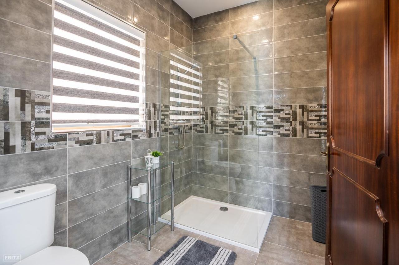 Close To Airport - Private Room With Private Bathroom Adults Only Gudja Bagian luar foto